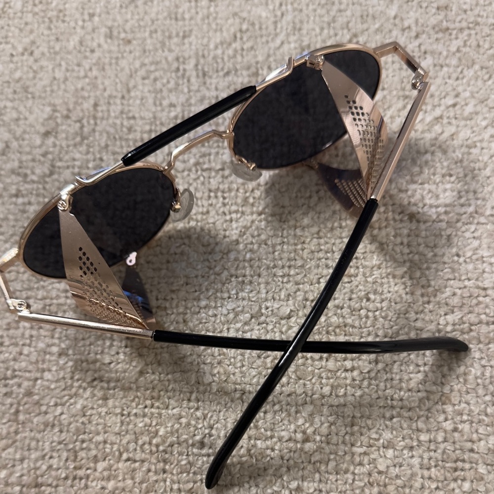 UNISEX Stylish Gold Sunglasses - Picture 9 of 15